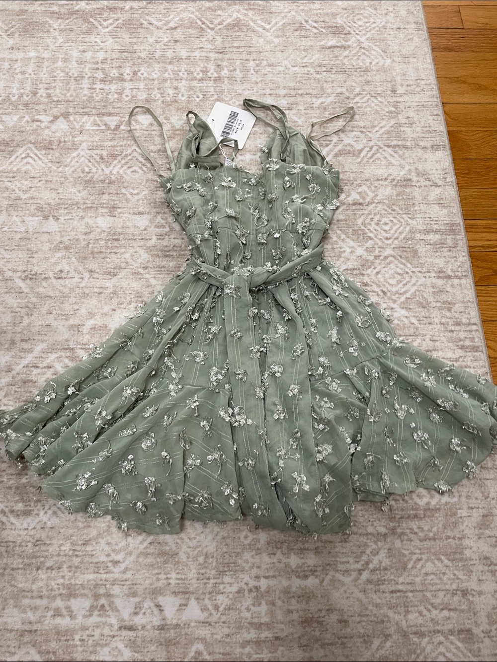 Selfie Leslie Sheri Embellished Chiffon Dress Olive Size Small - Picture 8 of 9